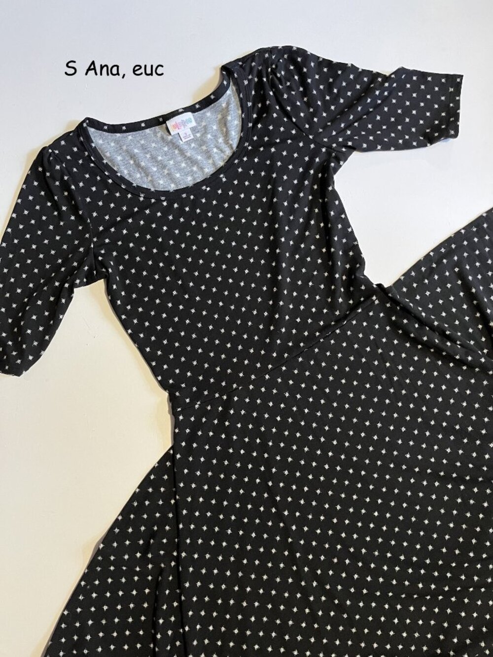 Small Lularoe Ana maxi dress, short sleeves, black with white starbursts